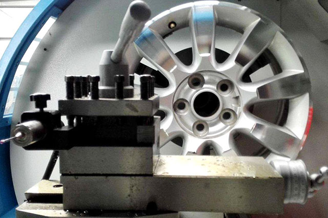 CNC五金加工車槽都是一次加工到底的嗎？