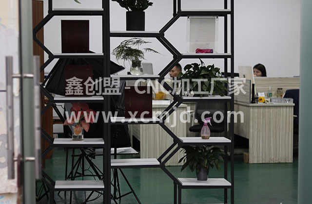 大家為何選擇五軸CNC加工中心，有哪些優(yōu)勢？