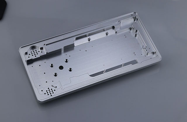  鋁合金通訊零件加工打樣，專業(yè)表面處理為通訊零件加工添色彩 