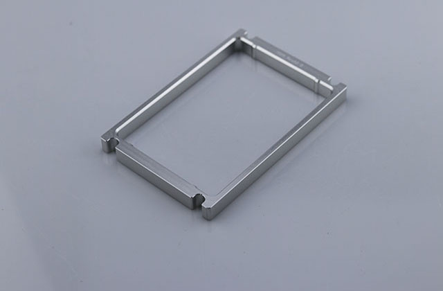 深圳五金零件加工的數(shù)控系統(tǒng)特點有什么？